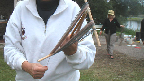 Winding dyed yarns from the knitted squares