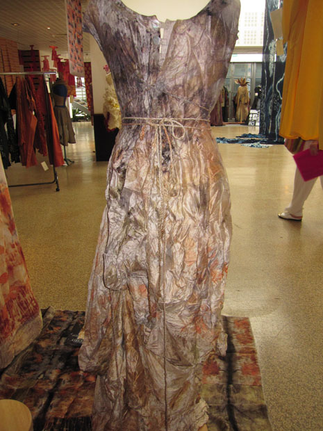 India Flint, Australia, dress and cloth