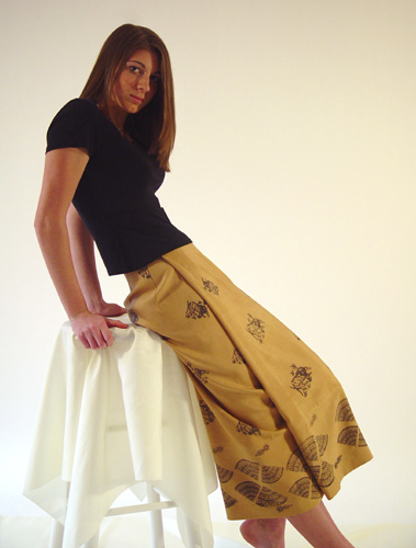 Tiger skirt, Pomegranate Chestnut base